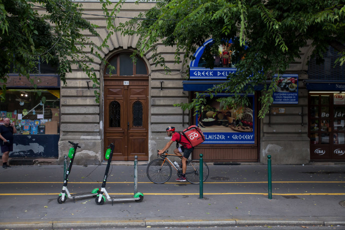 Biciklis futár Budapesten – Fotó: Telex/Rostás Bianka