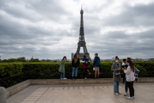 Július közepén ismét megnyit az Eiffel-torony Párizsban