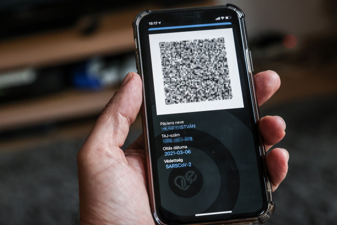 Jogszabály mondja ki, hogy a védettségi igazolvánnyal egyenértékű az app, de az Országgyűlés saját múzeuma sem fogadja el (Frissítés: már elfogadja)