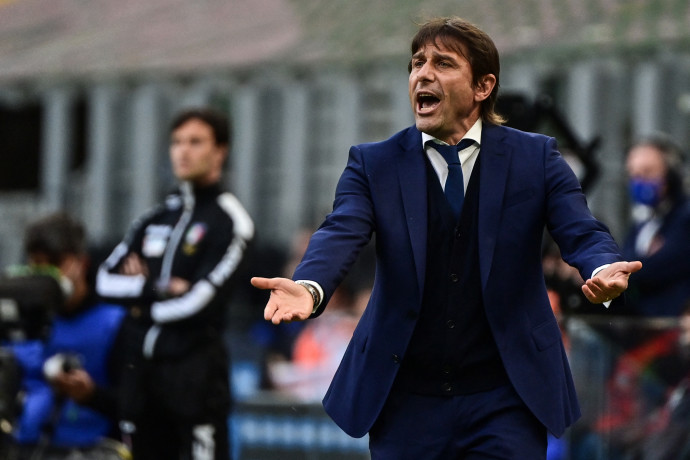 Három héttel a bajnoki cím megszerzése után távozik az Inter éléről Antonio Conte