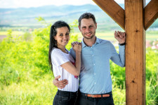 Egy szerencsi borász lett Koncz Zsófia új párja