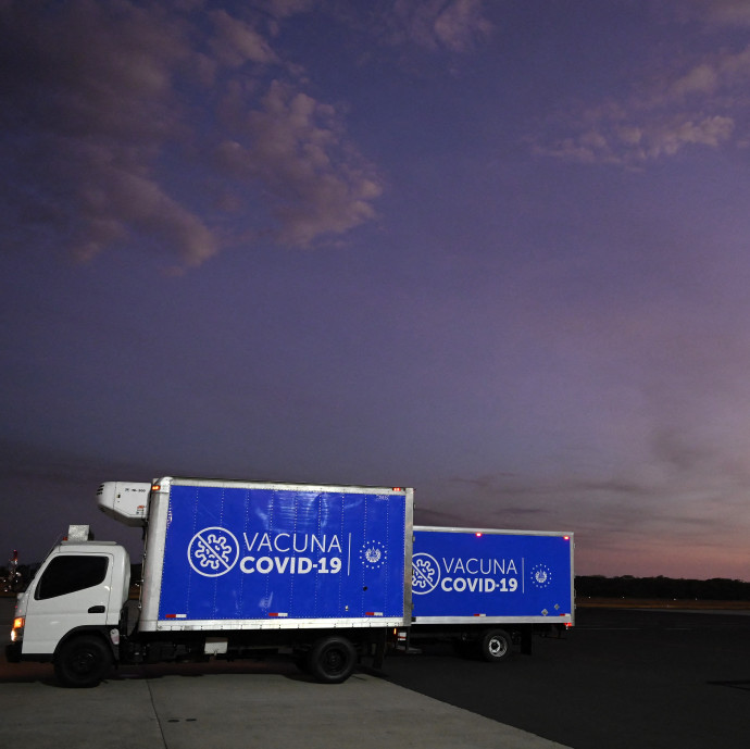 Ha el akarjuk kerülni, hogy az oltásaink hasztalanná váljanak, fel kell oldani a vakcinafejlesztők és a gyártók ellentétét