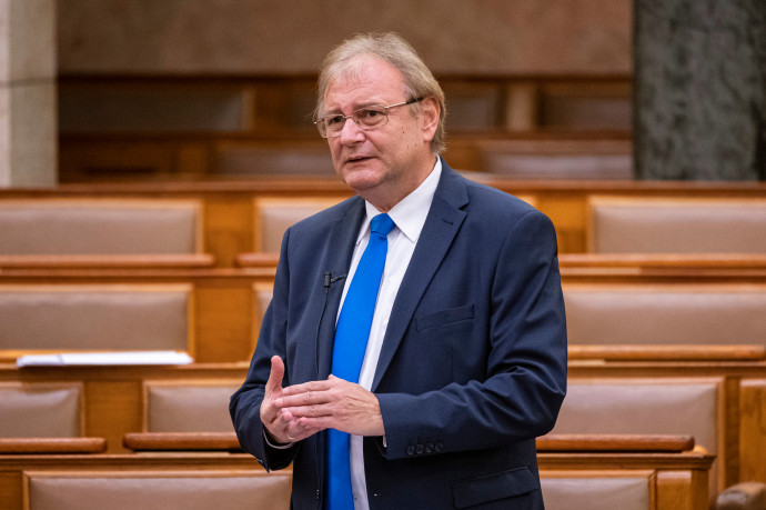 Az MSZP bevétele volt a legmagasabb tavaly, Hiller István fizetett a legtöbbet a pártkasszába