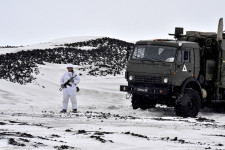 Hadgyakorlatot rendez az orosz hadsereg az Északi-sarkvidéken