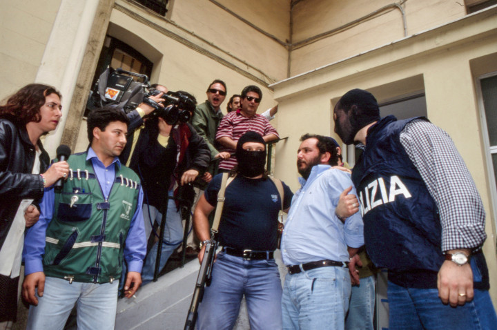 A letartóztatott Giovanni Brusca 1996. május 20-án, Agrigentóban – Fotó: Marka/Universal Images Group via Getty Images