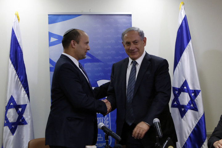 Naftali Bennett és Benjámin Netanjahu 2015-ben – Fotó: Gali Tibbon / AFP