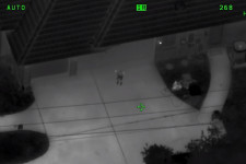 Két amerikai gyerek megszökött egy javítóintézetből, betört egy házba, és az ott talált fegyverekkel rálőtt a rendőrökre