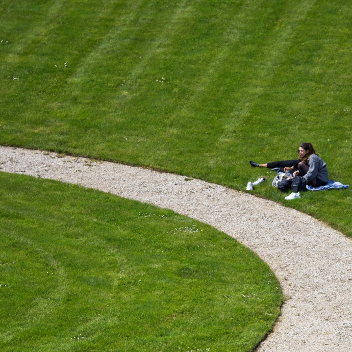 Nálunk egyre jobban szeretik, Angliában betiltanák a műpázsitokat