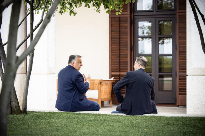 Orbán Viktor és Varga Mihály egyeztet az újraindítás költségvetéséről 2021. június 2-án – Fotó: Orbán Viktor / Facebook