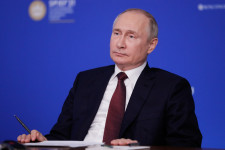 Putyin: Az USA biztos léptekkel halad a Szovjetunió útján