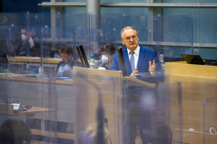 Reiner Haseloff, Szász-Anhalt miniszterelnöke a tartományi parlamentben – Fotó: Klaus-Dietmar Gabbert / dpa Picture-Alliance via AFP