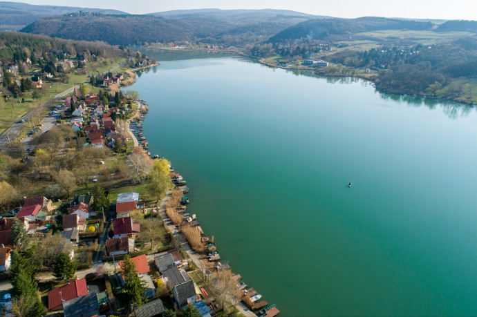 Itt a nyár, de nemcsak a hőmérő higanyszála megy felfelé, hanem a nyaralók ára is