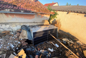Kétmillió forintnyi napelemet loptak el egy hajdú-bihari napelempark dolgozói, aztán elásták későbbre