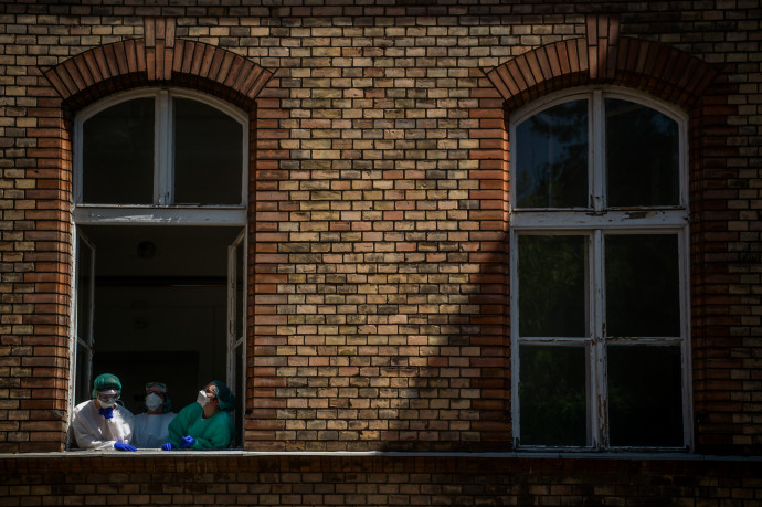 A budapesti Szent János Kórház épülete 2020 májusában. A több mint százéves épületeket problémás és költséges a mai igényeknek megfelelően felújítani – Fotó: Balogh Zoltán / MTI