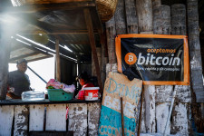 Megvan az első ország, ahol hivatalos fizetőeszköz a bitcoin