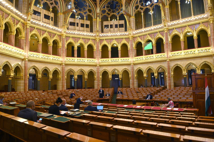 Publicus: A Fidesz–KDNP-sek 54 százaléka szerint sincs rendben, hogy a kormány alapítványokba szervezi a közpénzt