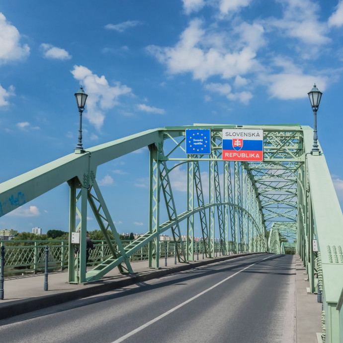 Nem kell messzire menni, ha a közkiadások minőségén javító országra keresünk példát