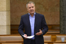 A DK frakciójába ülne be jövőre Molnár Gyula, az MSZP korábbi elnöke