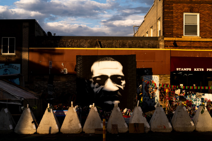 Különleges Pulitzer-díjat kapott a George Floyd megölését levideózó amerikai fiatal