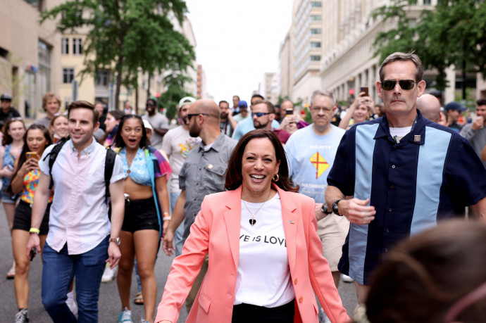 Kamala Harris is vonult a washingtoni Pride-on