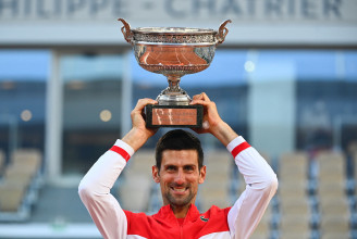 Djoković kétszettes hátrányból nyerte meg a Garrost, egy Grand Slamre került Federertől és Nadaltól