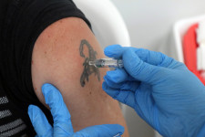 A Merkely Béla által javasolt tesztje is negatív lett egy kínai vakcinával beoltott orvosnak