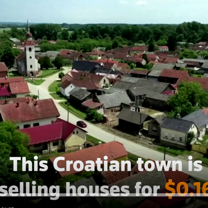 A magyar határnál is felbukkantak a pár forintért árult házak