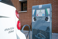 Kibővítették az elektromos autókra szánt állami támogatás keretét, de máris elfogyott az is