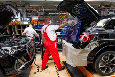 Alkatrészhiány miatt leáll az Audi legtöbb gyáregysége