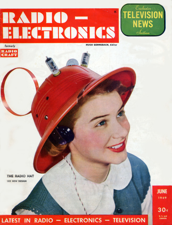 A később színésznőként ismertté váló Hope Lange, fején a Man-from-Mars kalaprádióval a Radio-Electronics címlapján 1949 júniusában. Forrás: Wikimedia Commons