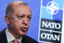 Javulófélben a török–görög kapcsolatok a NATO-csúcs után