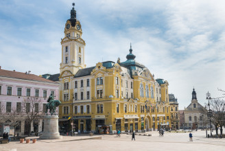 Cserélgetik az alpolgármestereket Pécsen