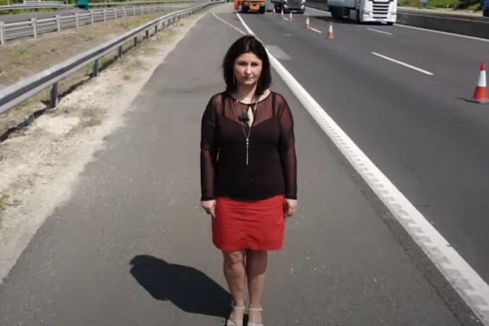 Videóban kéri egy elhunyt közutas özvegye: lassíts a közúton dolgozók felé haladva!
