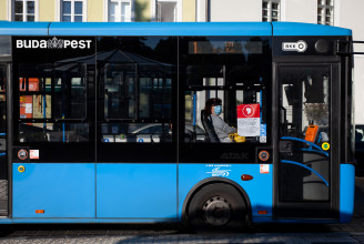 Újra lehet jegyet venni a járművezetőktől a budapesti buszokon