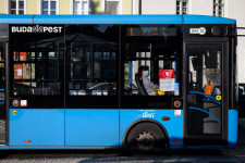 Újra lehet jegyet venni a járművezetőktől a budapesti buszokon