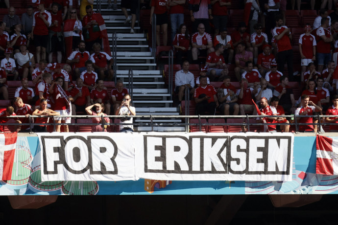 Egy percre megállt a dán–belga Eb-meccs, Eriksen előtt tisztelgett az egész stadion