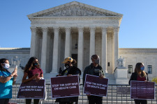 A legfelsőbb bíróság visszadobta a republikánus államok Obamacare elleni jogi kifogását