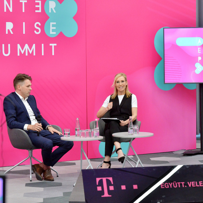 Káosz nem ott van, ahol nincs főnök, hanem ahol hiányzik a közös alap