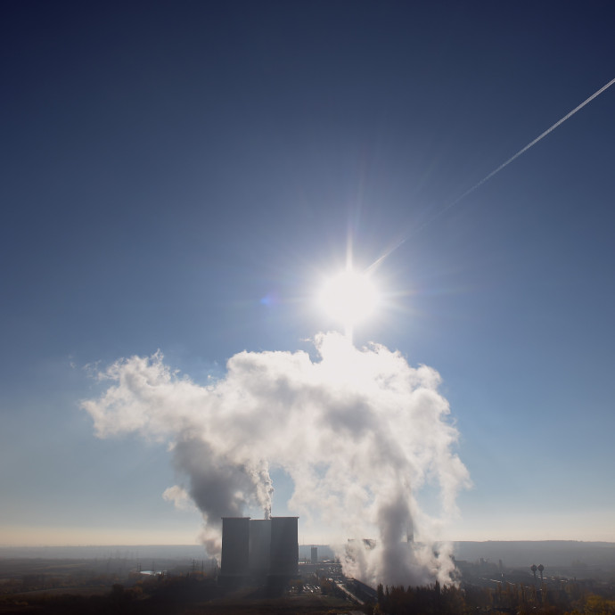 Júliusban elindulhat a kormány új rezsiharca Brüsszelben