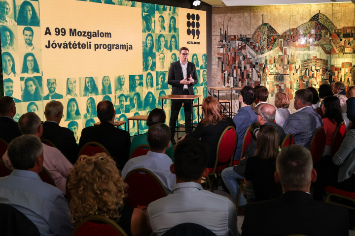 Karácsony Gergely miniszterelnök-jelölt főpolgármester bemutatja a 99 mozgalom jóvátételi programját 2021. június 12-én Budapesten, a mozgalom alapítóinak Változás és Jóvátétel című rendezvényén – Fotó: Huszti István / Telex