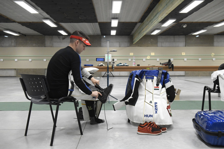 A tokiói olimpiára készülő Péni István sportlövő edz a Nemzeti Lőtéren 2021. június 17-én – Fotó: Kovács Tamás / MTI