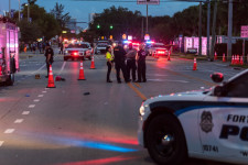 A pride felvonulás nézői közé hajtott egy autós Floridában, halálos áldozat is van