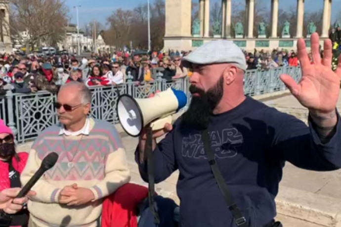 Vádat emeltek Gődény György ellen rémhírterjesztés miatt