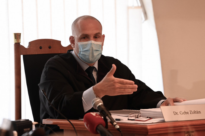 Dr. Gebe Zoltán bíró a tárgyaláson – Fotó: Bődey János / Telex