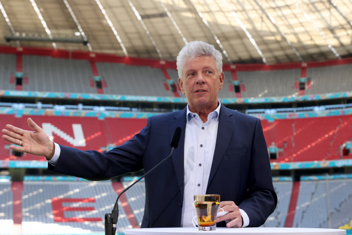 Dieter Reiter müncheni polgármester az Allianz Arénában tartott sajtótájékoztatón 2021. június 14-én, Münchenben – Fotó: Alexander Hassenstein / Getty Images