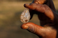 Csak értéktelen köveket hozott felszínre a gyémántláz Dél-Afrikában