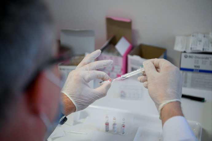 54 új fertőzöttet és 4 halálos áldozatot regisztráltak