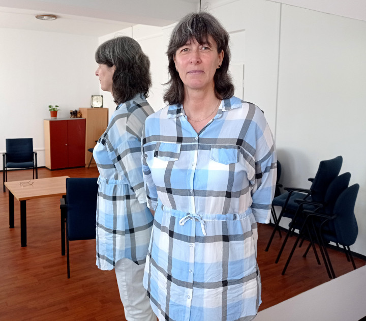 Árpás Márta terápiás munkatárs – Fotó: Sudár Ágnes / Telex.hu