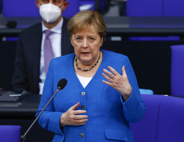 Angela Merkel felszólalása szerdán a berlini Bundestagban – Fotó: Abdulhamid Hosbas / Anadolu Agency via AFP