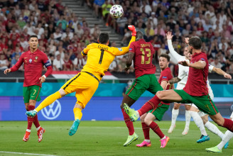 Három tizenegyes a francia-portugálon, 2-2 lett az Eb-döntő visszavágója